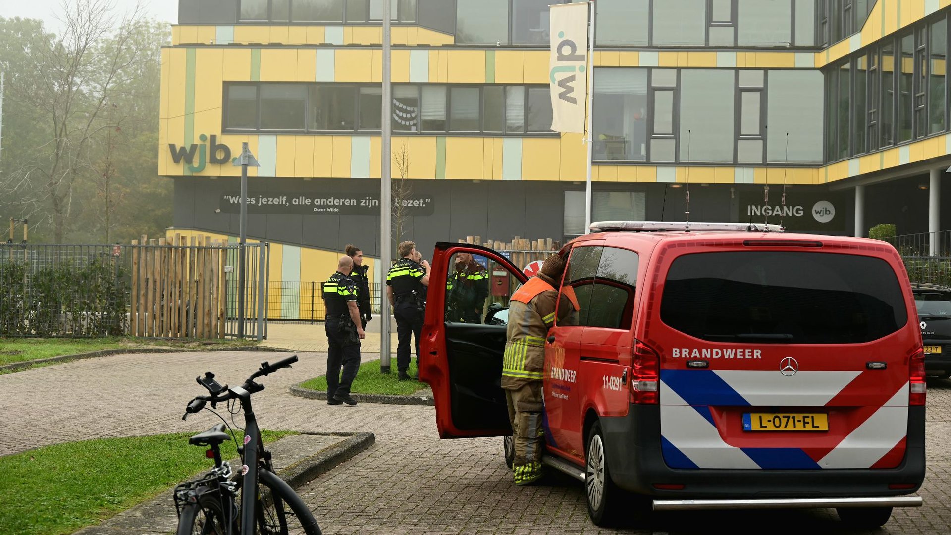 Brand bij school aan de Flevostraat in Purmerend, gebouw ontruimd