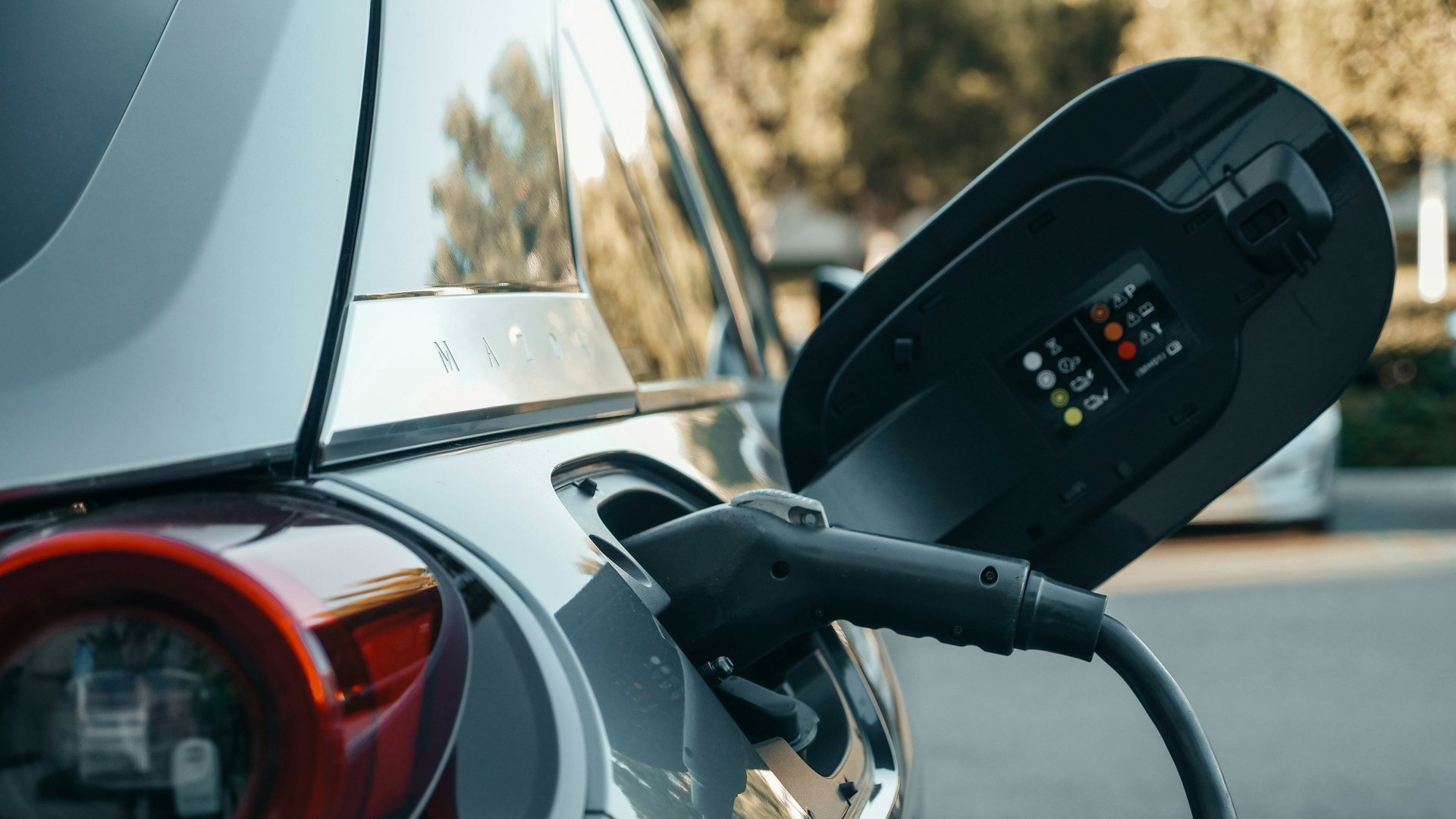 Purmerenders mogen onder voorwaarden elektrische auto thuis opladen