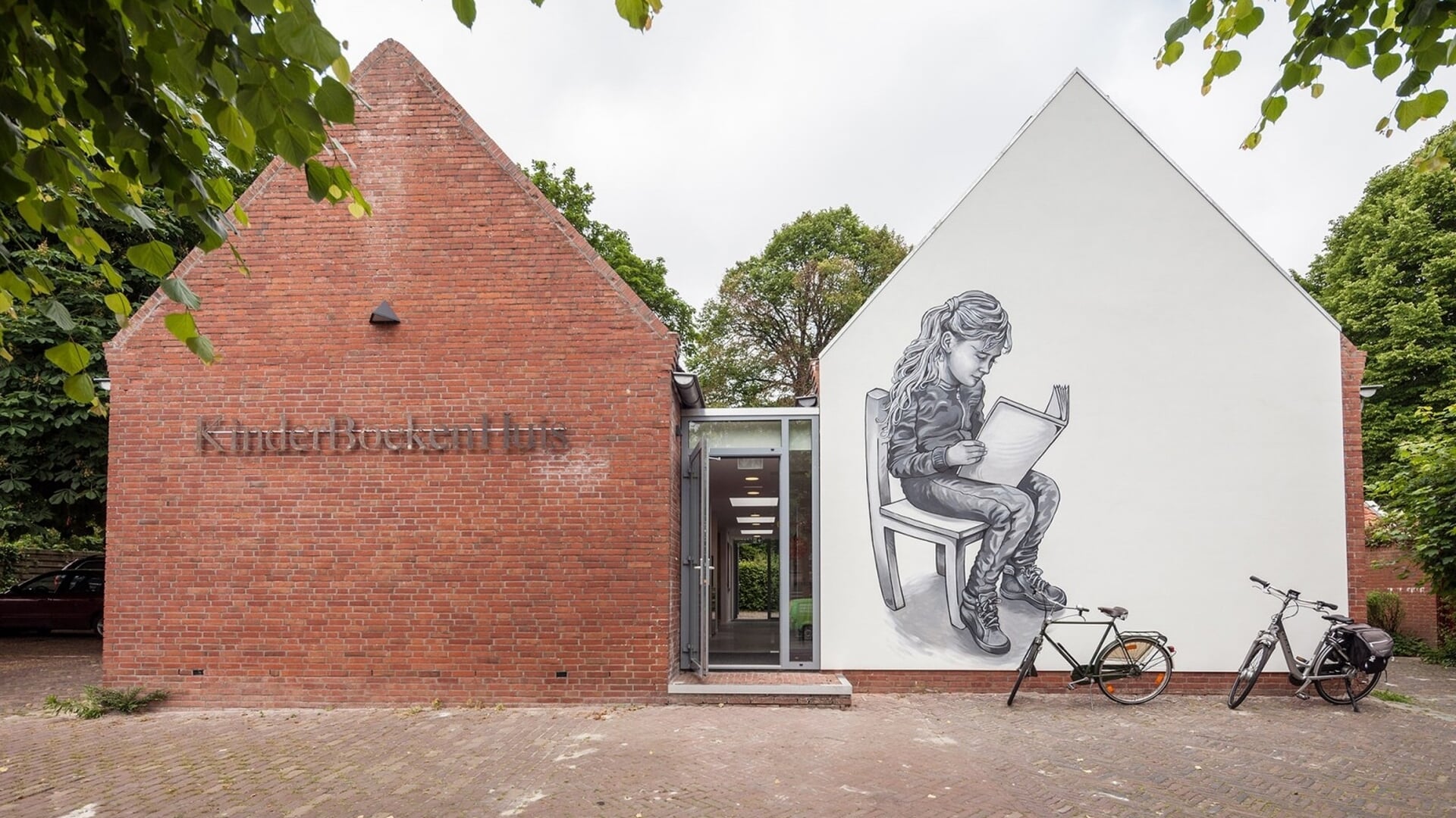 Boekenmarkt in KinderBoekenHuis Winsum
