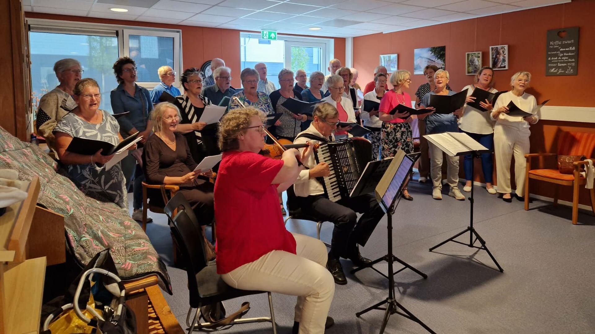 Geslaagd optreden Gemengd Zangkoor in Hunsingoheerd