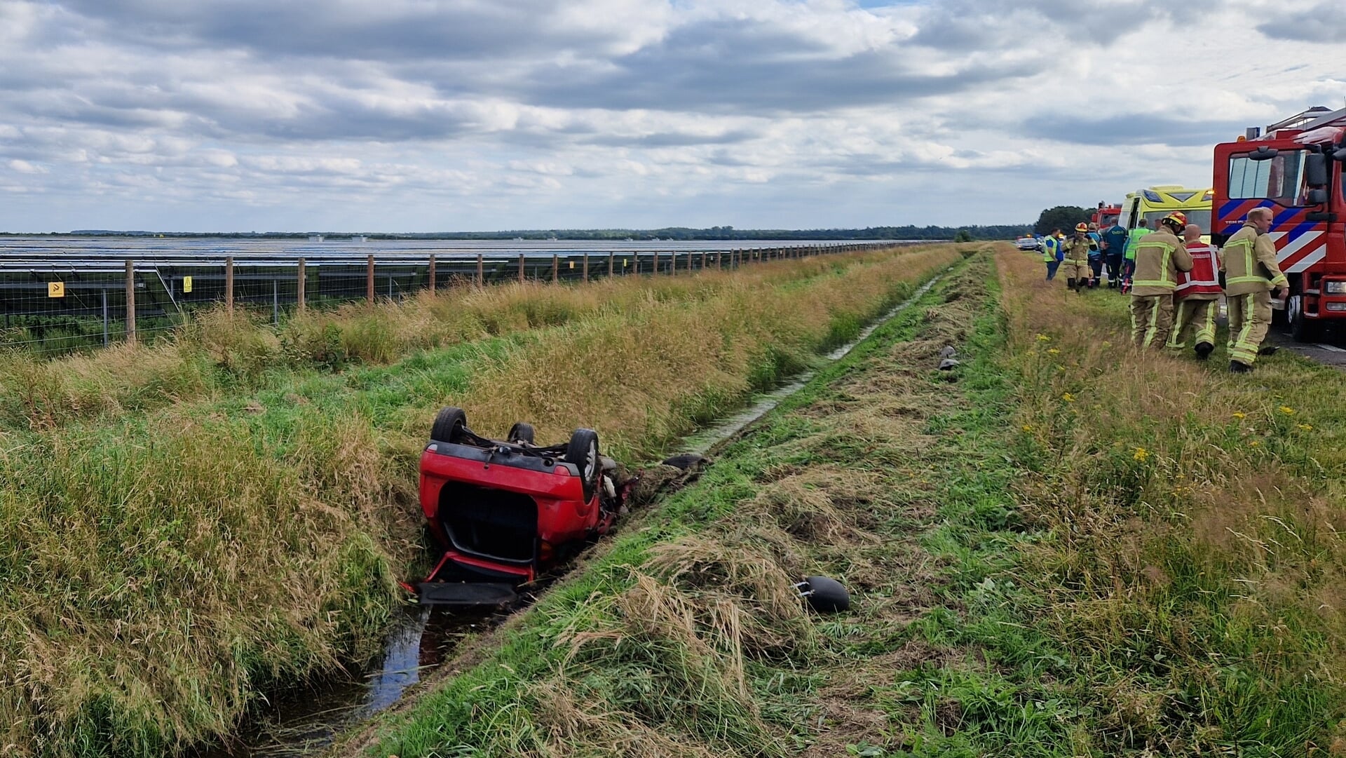 Twee gewonden bij botsing op N374 bij Buinerveen