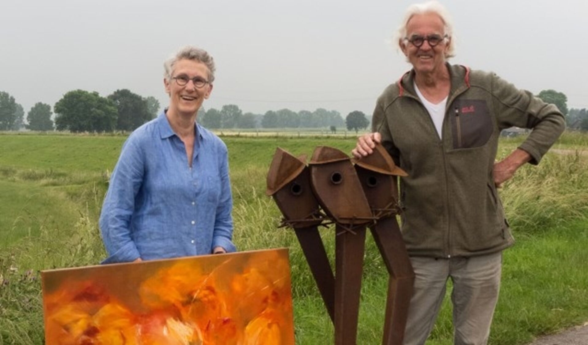 Kleur en cortenstaal in kerkje van Persingen