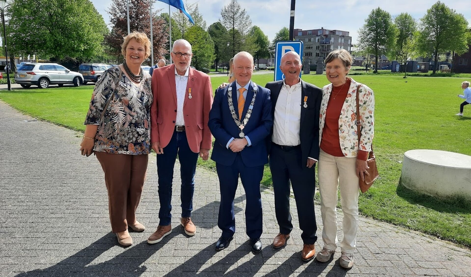 Twee inwoners gemeente Bunnik gedecoreerd tijdens de lintjesregen ...
