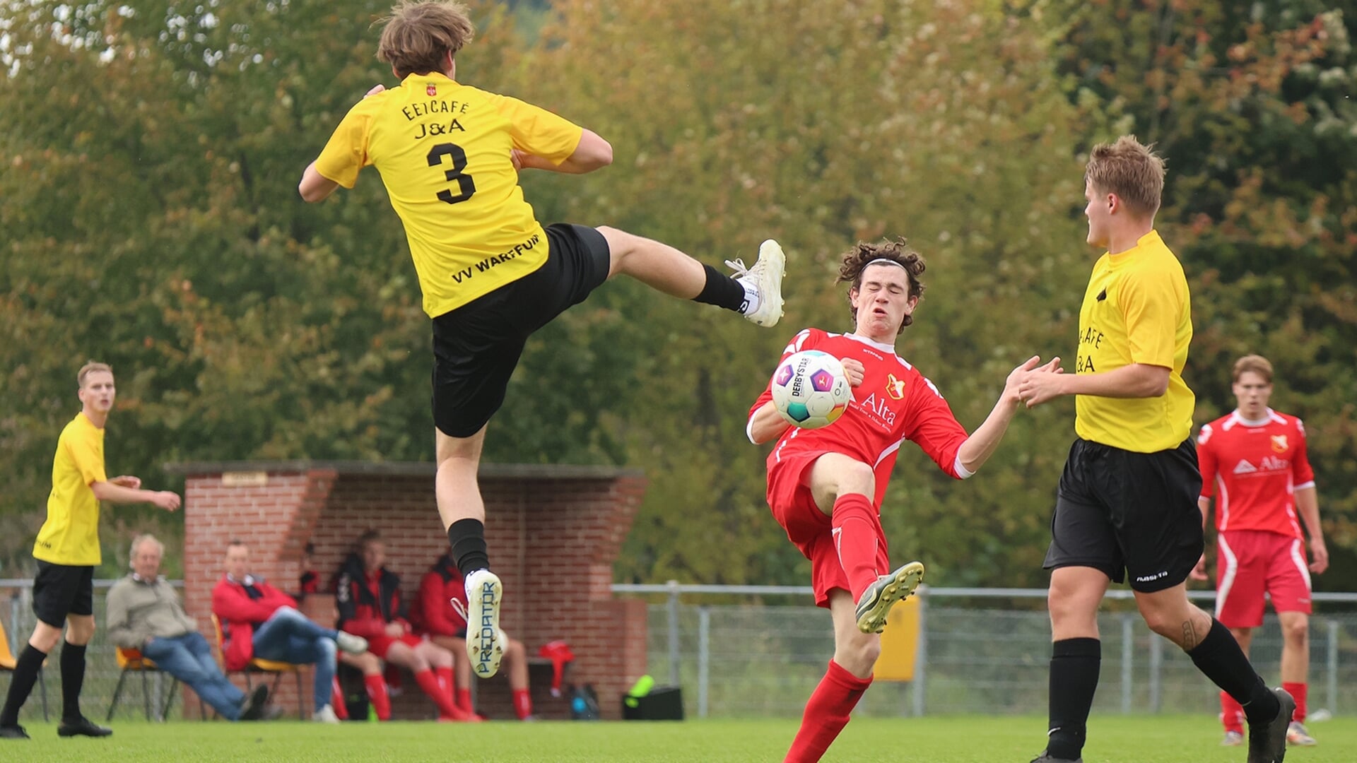 Warffum overtuigt met ruime overwinning tegen Ezinge: 5-1