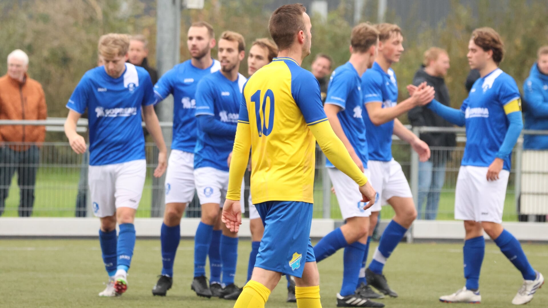 Voetbaluitslagen van de regio