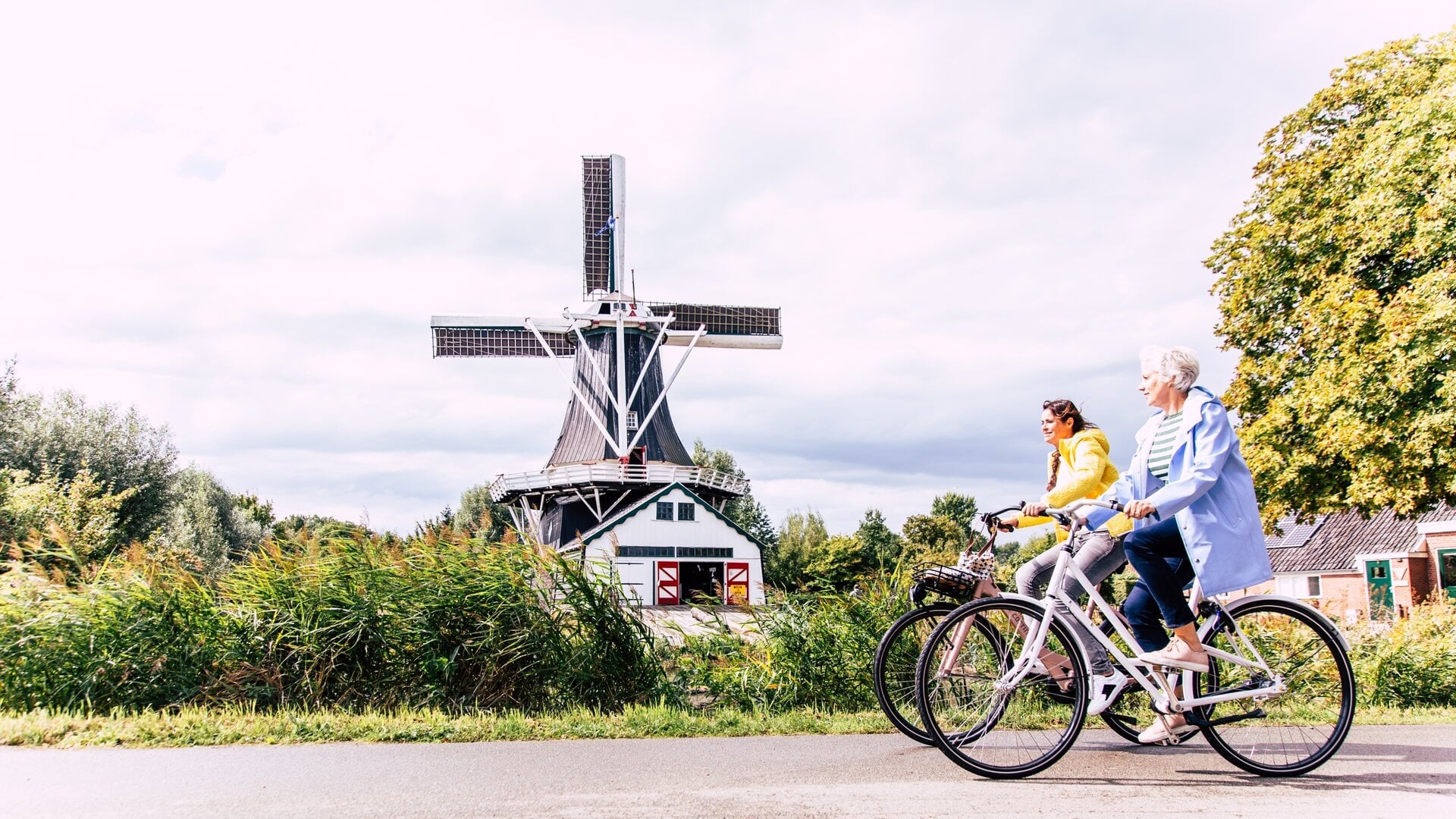Rommelmarkt voor fietslabyrinth in Zonnehuis de Marne