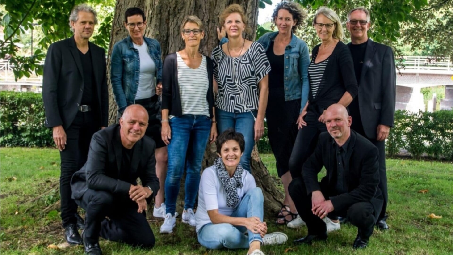 Sfeervol kerstconcert van Vocaal Ensemble ‘Lijn12’ in Tirns