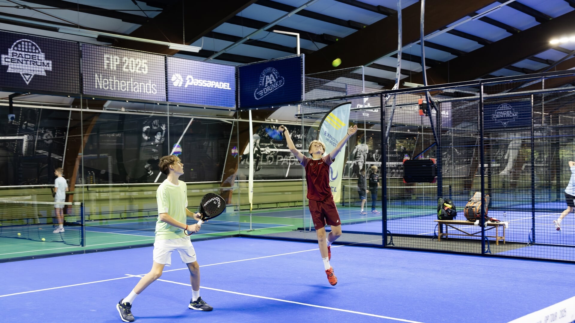 Padeltoppers van de toekomst spelen in Venray