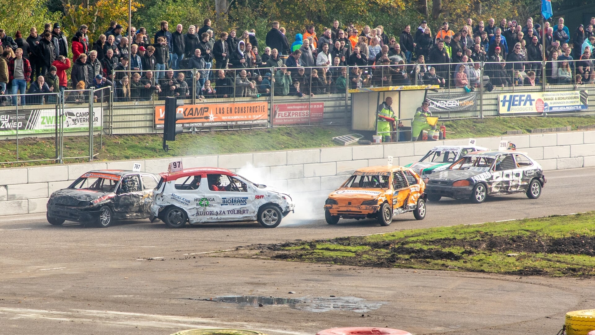 Autocrossdag sluit ovalseizoen spectaculair af in Ter Apel