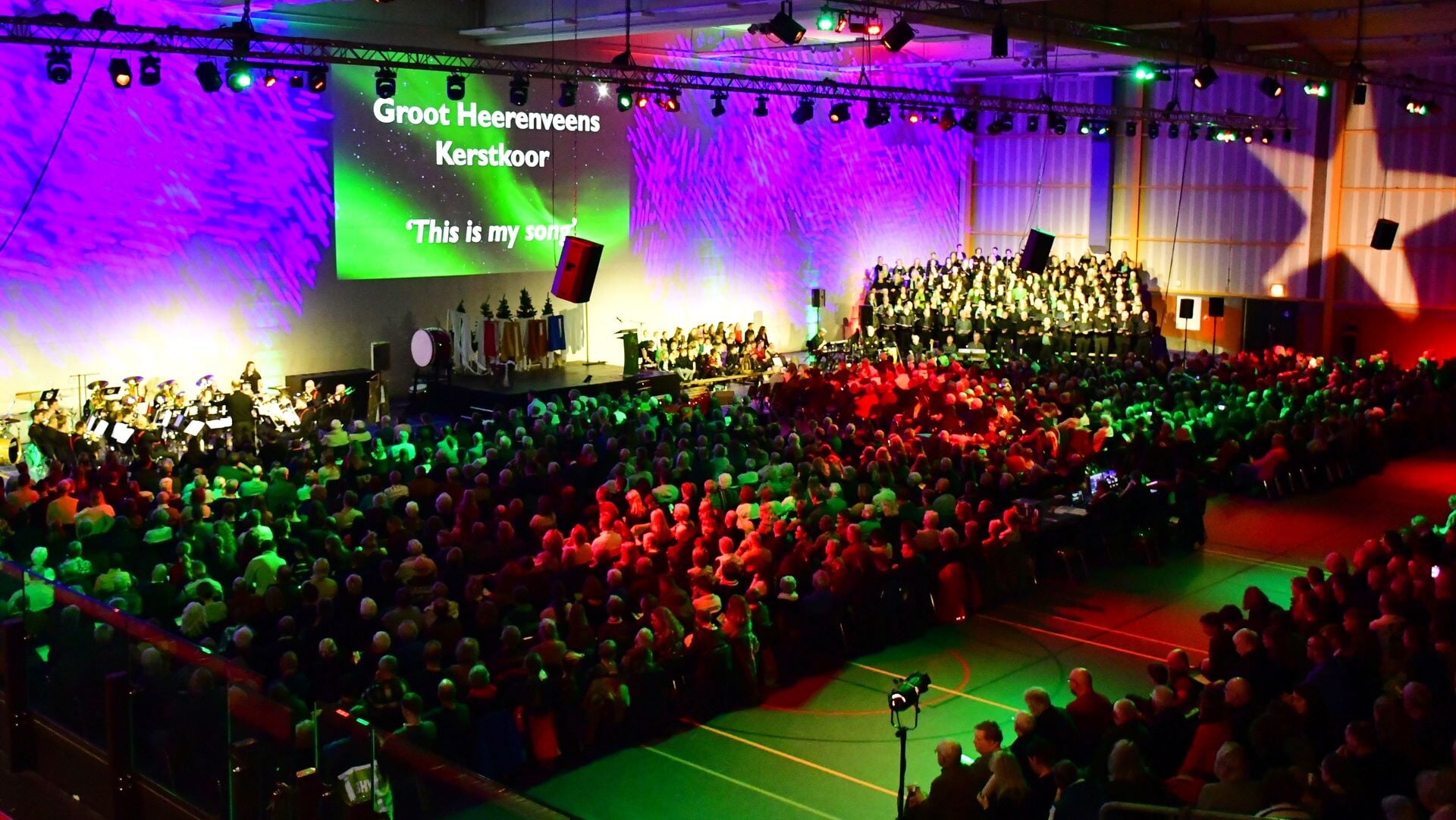 Kerstnacht in Sportstad in het teken van hoop - Groot Heerenveen
