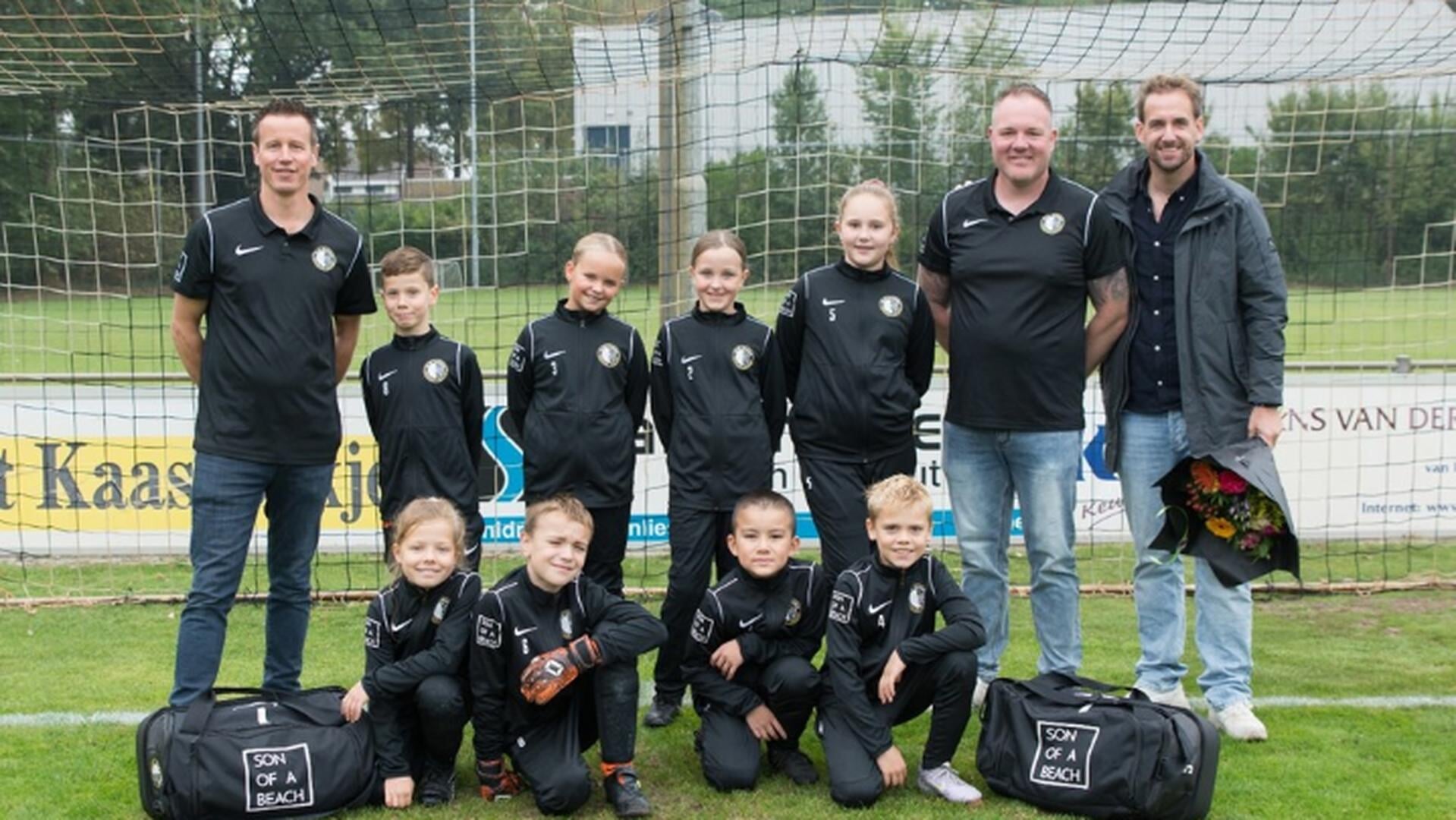 Nieuwe trainingspakken en -tassen voor SJO Hadee JO10-3