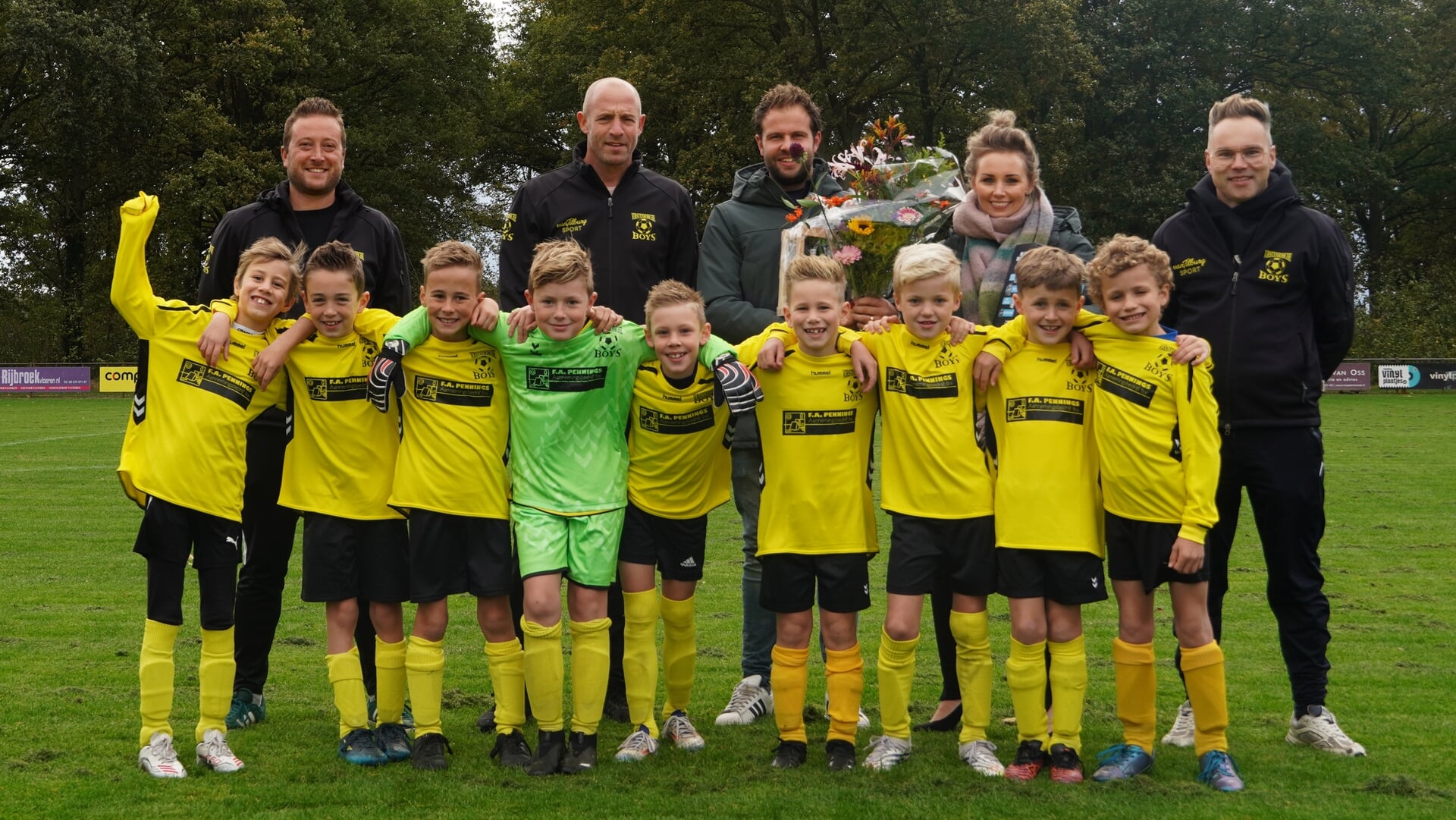 Nieuwe wedstrijd shirts Vorstenbossche Boys JO9-1