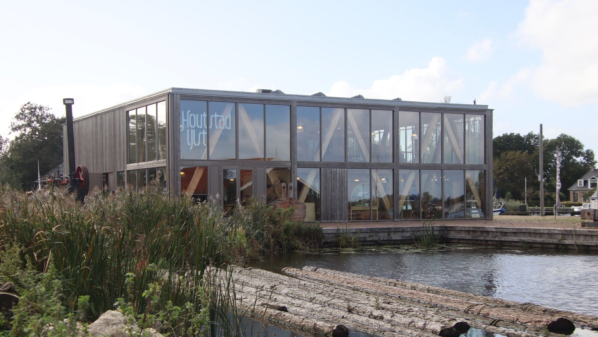 Lezing schrijver Flip van Doorn in Podium Houtstad