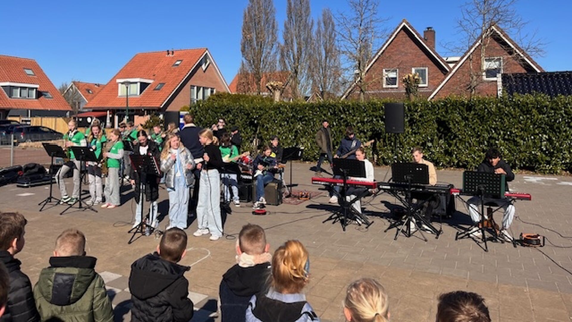 De Bogies op het schoolplein in Heeg