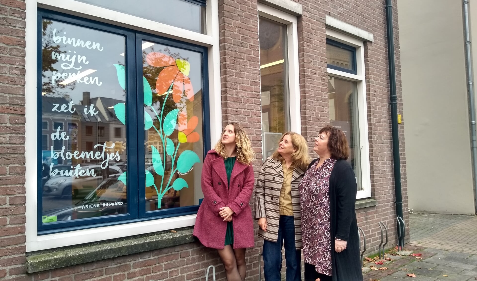 Ariena Ruwaard ontlokt glimlach met ‘bloemetjes’ gedicht ...