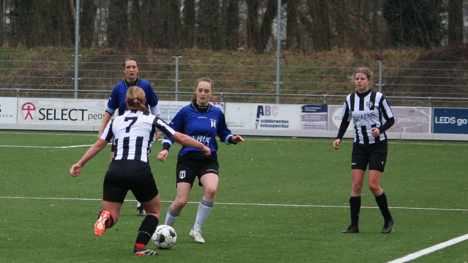 Vrouwen Gemert doen goede zaken