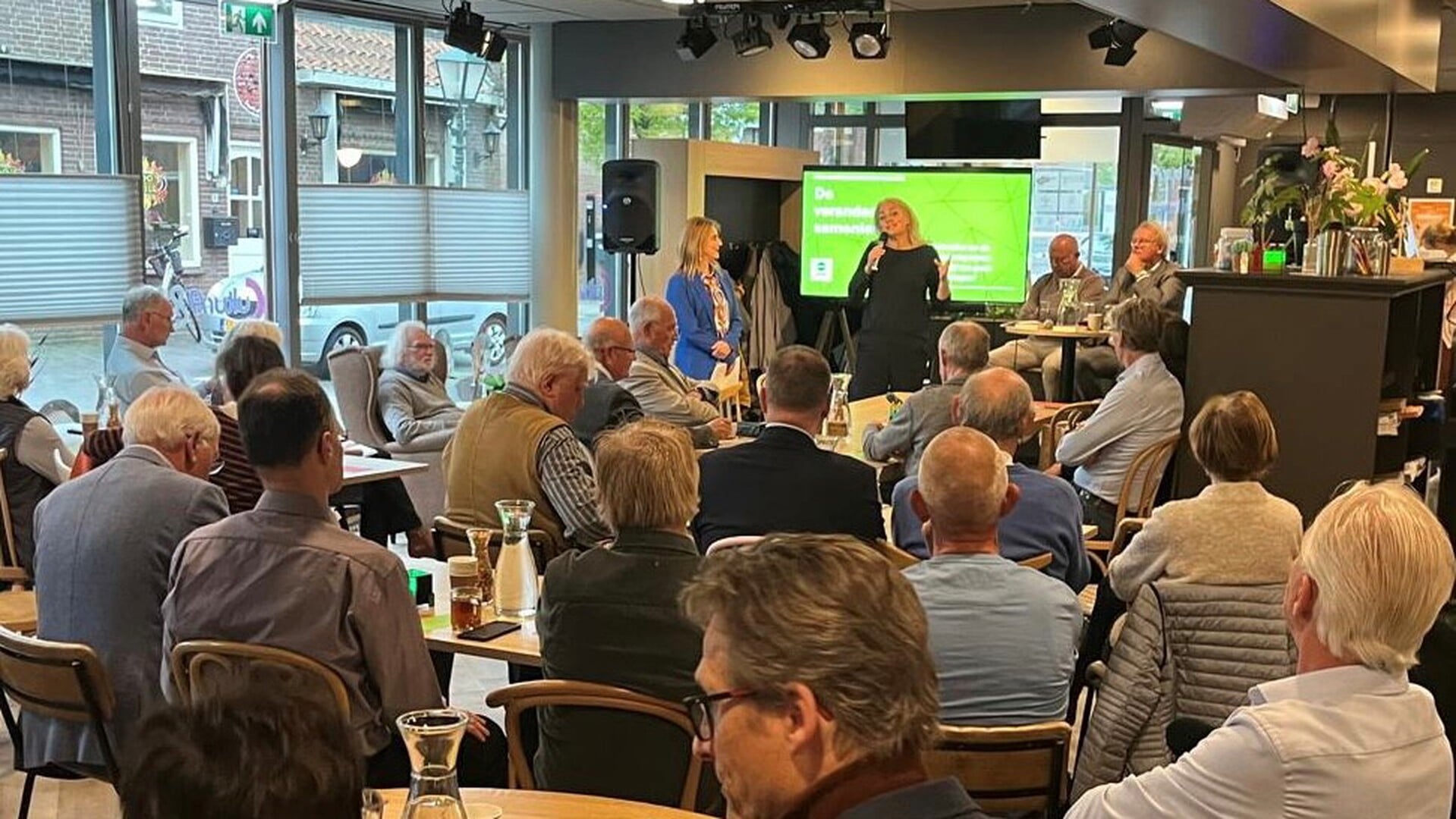 Goede discussieavond over de ‘veranderende samenleving’