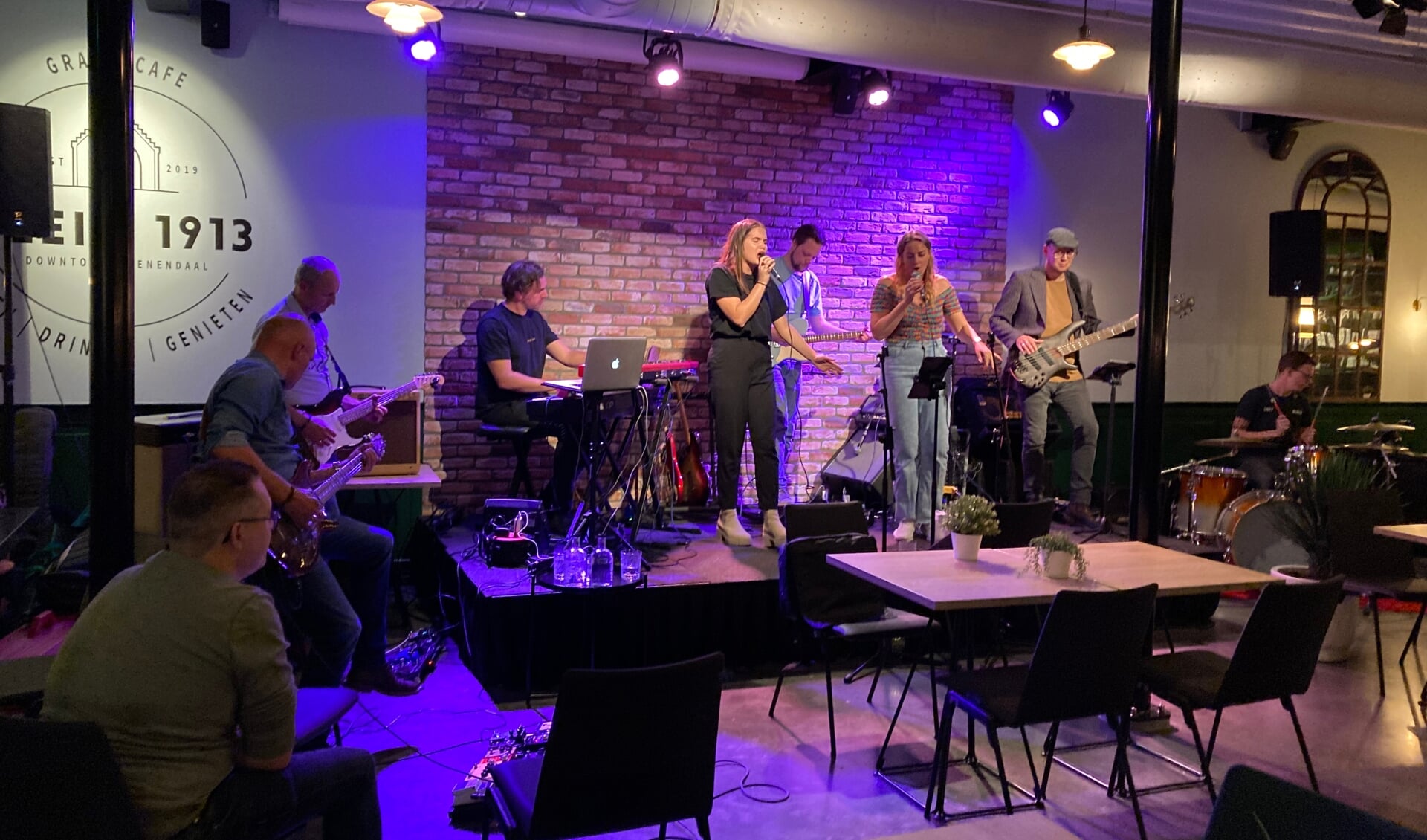 Jamsessie Veenendaal: Samen muziek maken in Downtown - Al het nieuws ...
