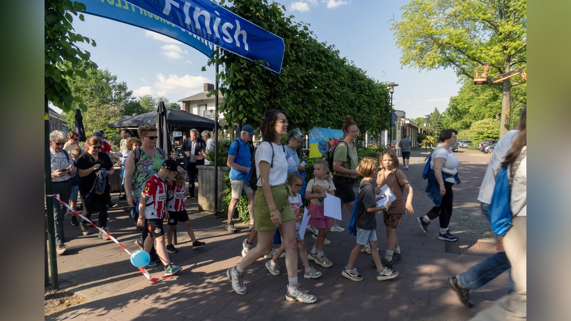 Avondwandelvierdaagse stralend van start