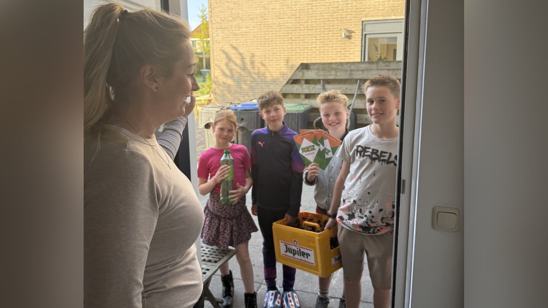 Kinderen in IJlst komen samen in actie voor Stichting Haarwensen