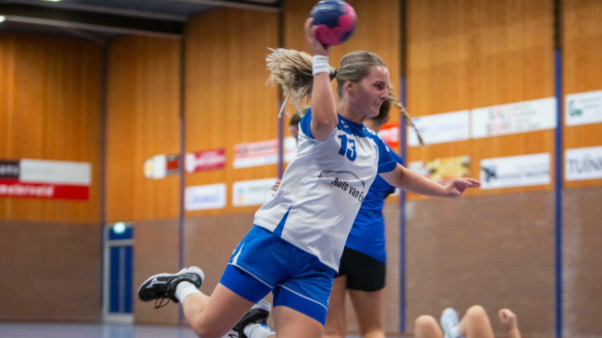 Handbalsters LHC verliezen derby tegen SDOL