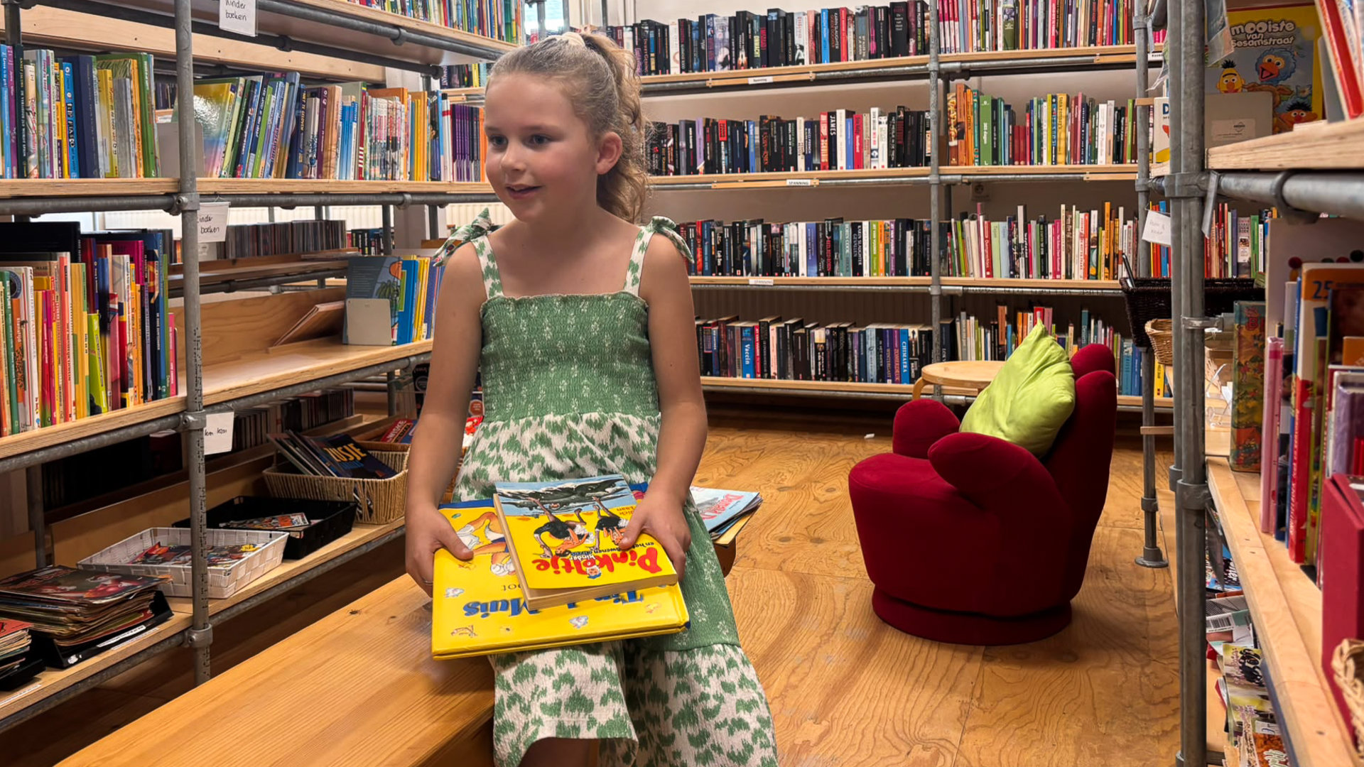 Vijftien kinderen ruilen boeken bij Noggus&Noggus Dalfsen