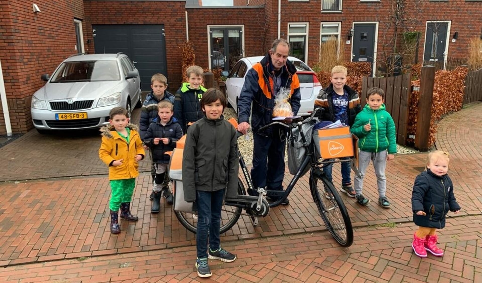 Postbode dreigt vlak voor Kerst weg te moeten uit ‘zijn’ wijk: buurt ...