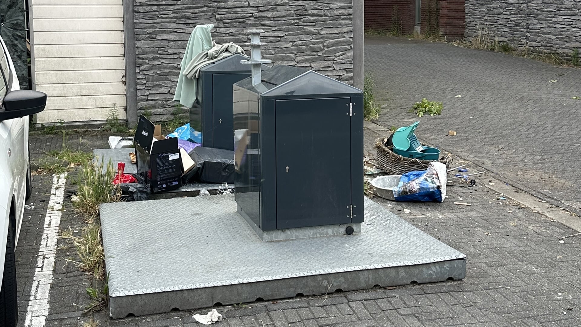Afvaldumpingen aan Zestienhovenlaan blijven probleem: buurt eist harde aanpak