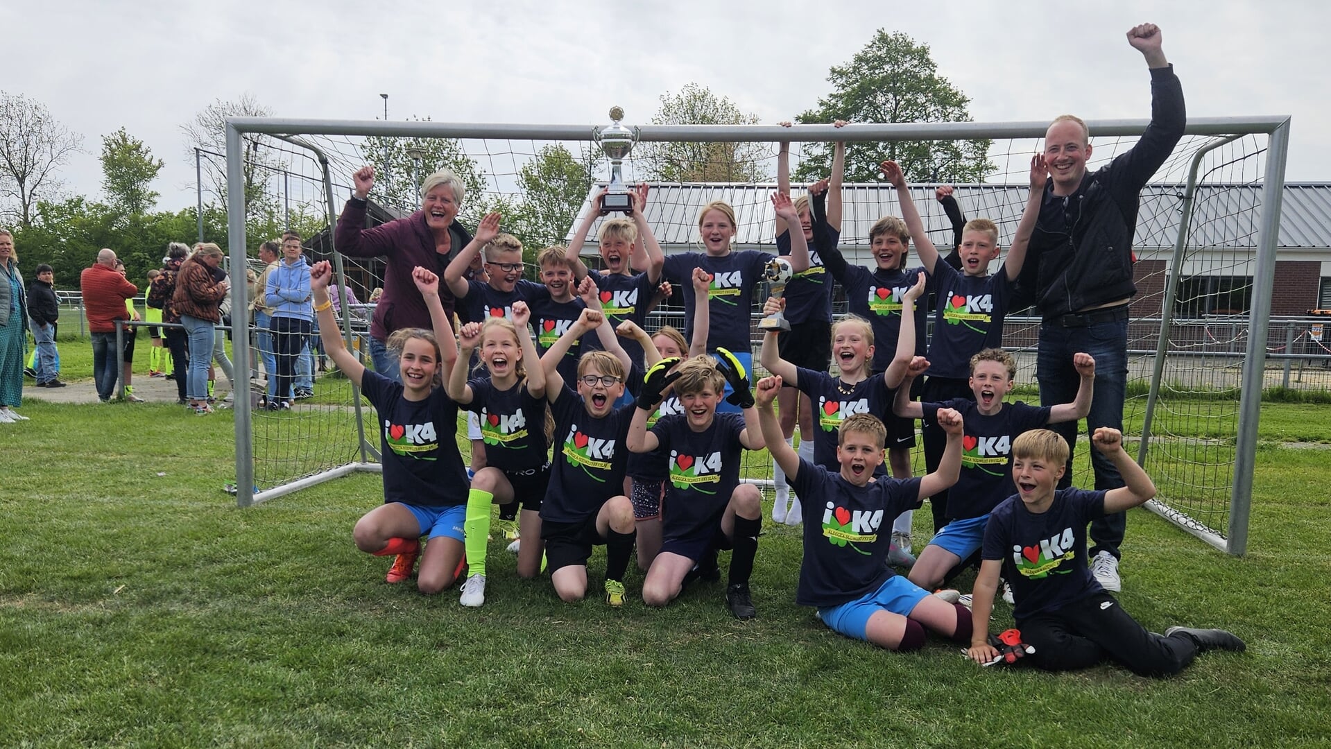 Basisschool Klaver Fjouwer wint schoolvoetbaltoernooi oud-Wymbrits
