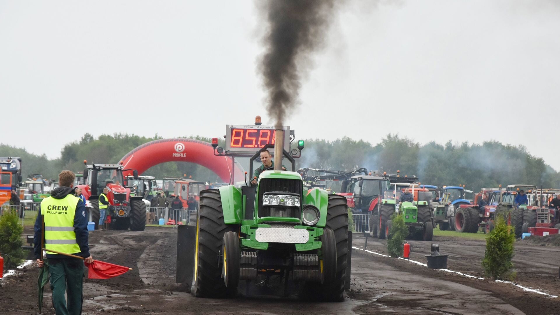 Volop spektakel tijdens Tractorpulling in De Knipe