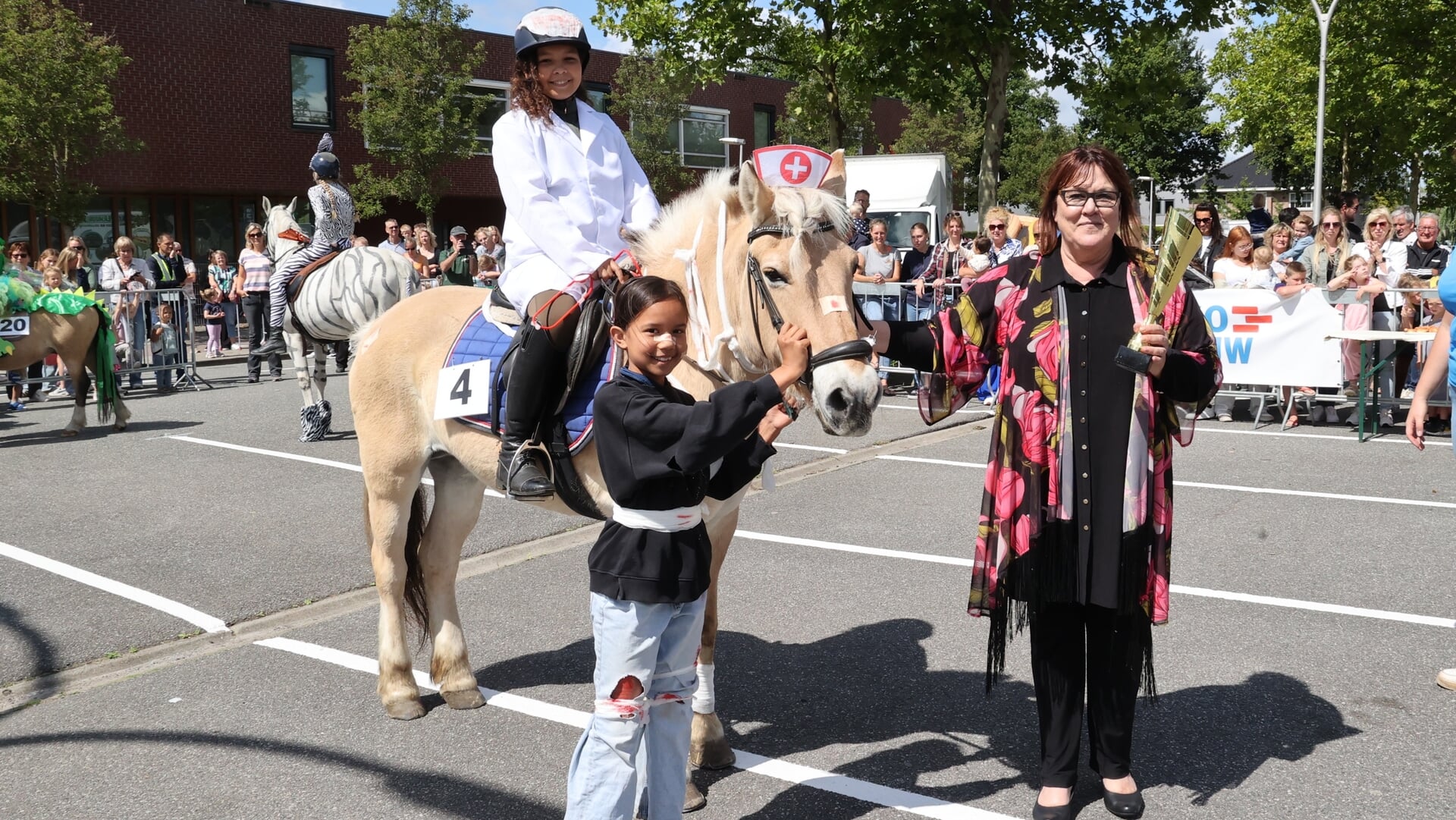 Kermisweek van start met ponybrunch en draverij