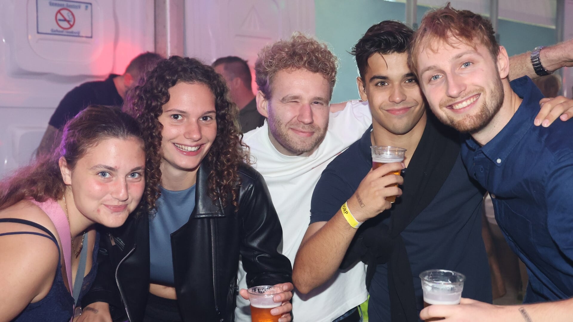 Tentfeest gezellig druk tot in de kleine uurtjes