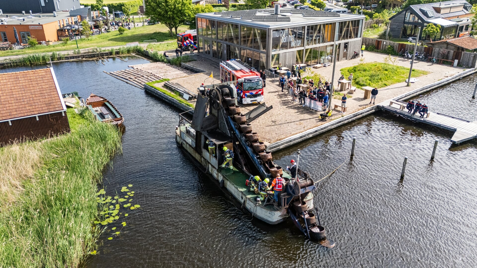 IJlst kleurt rood door vaardigheidstoetsen brandweer