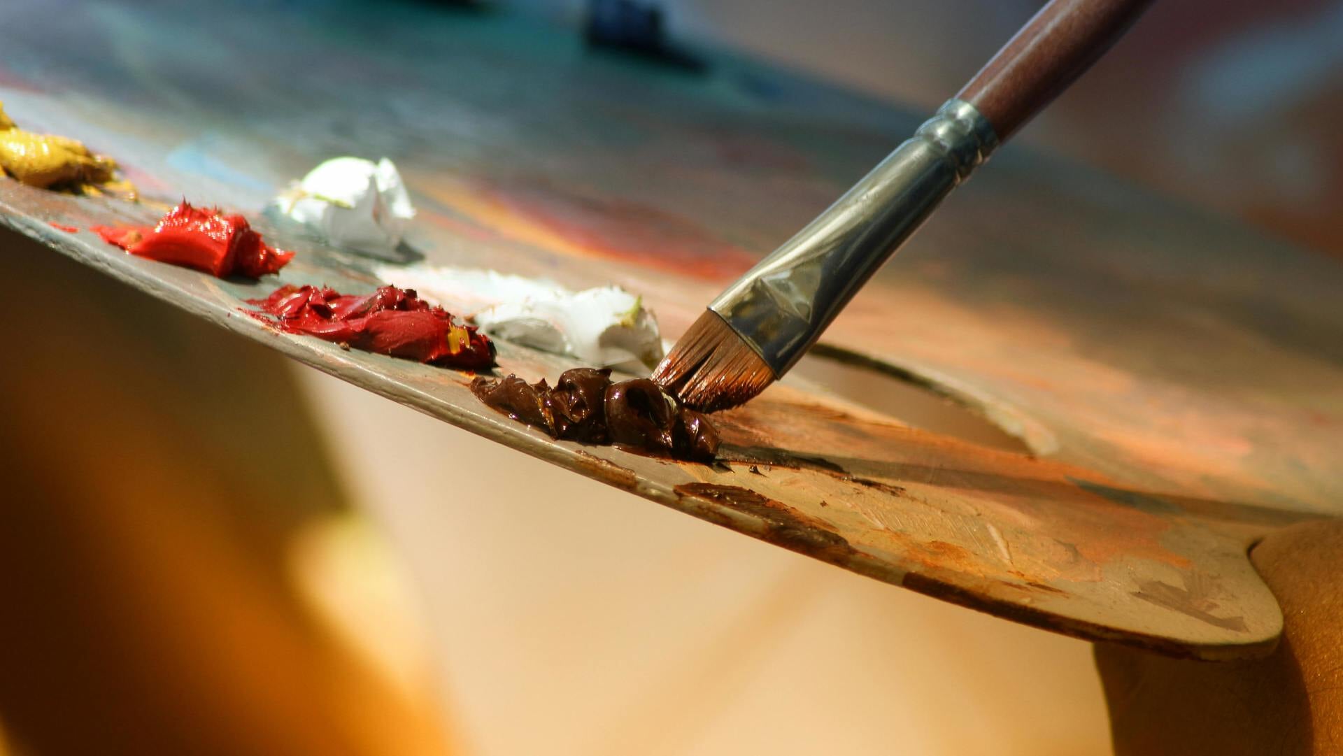 Kunst verbindt tijdens jubileum: samen schilderen in Nijland