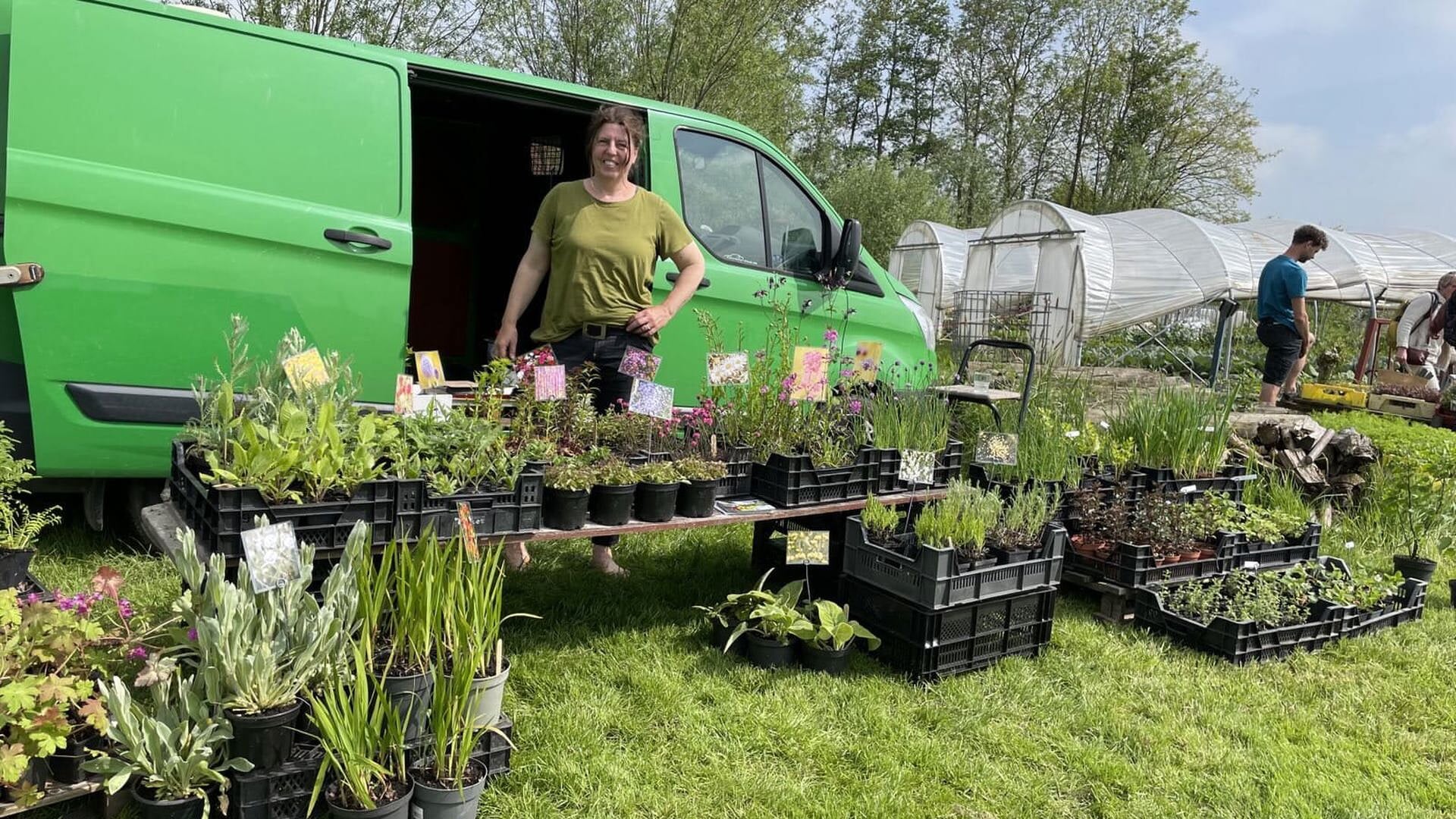 Plantjesmarkt bij Ús Hôf in Sibrandabuorren