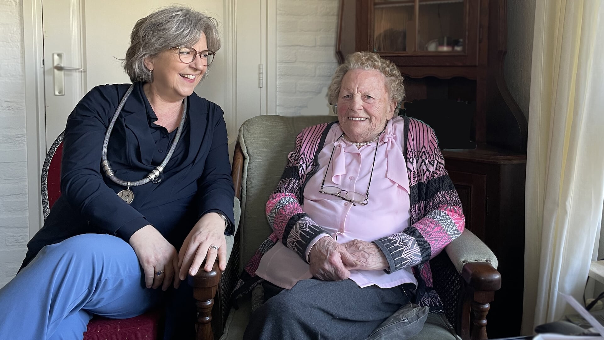 100-jarige Diny Otten geniet volop van het leven: “Ik heb geen klagen ...