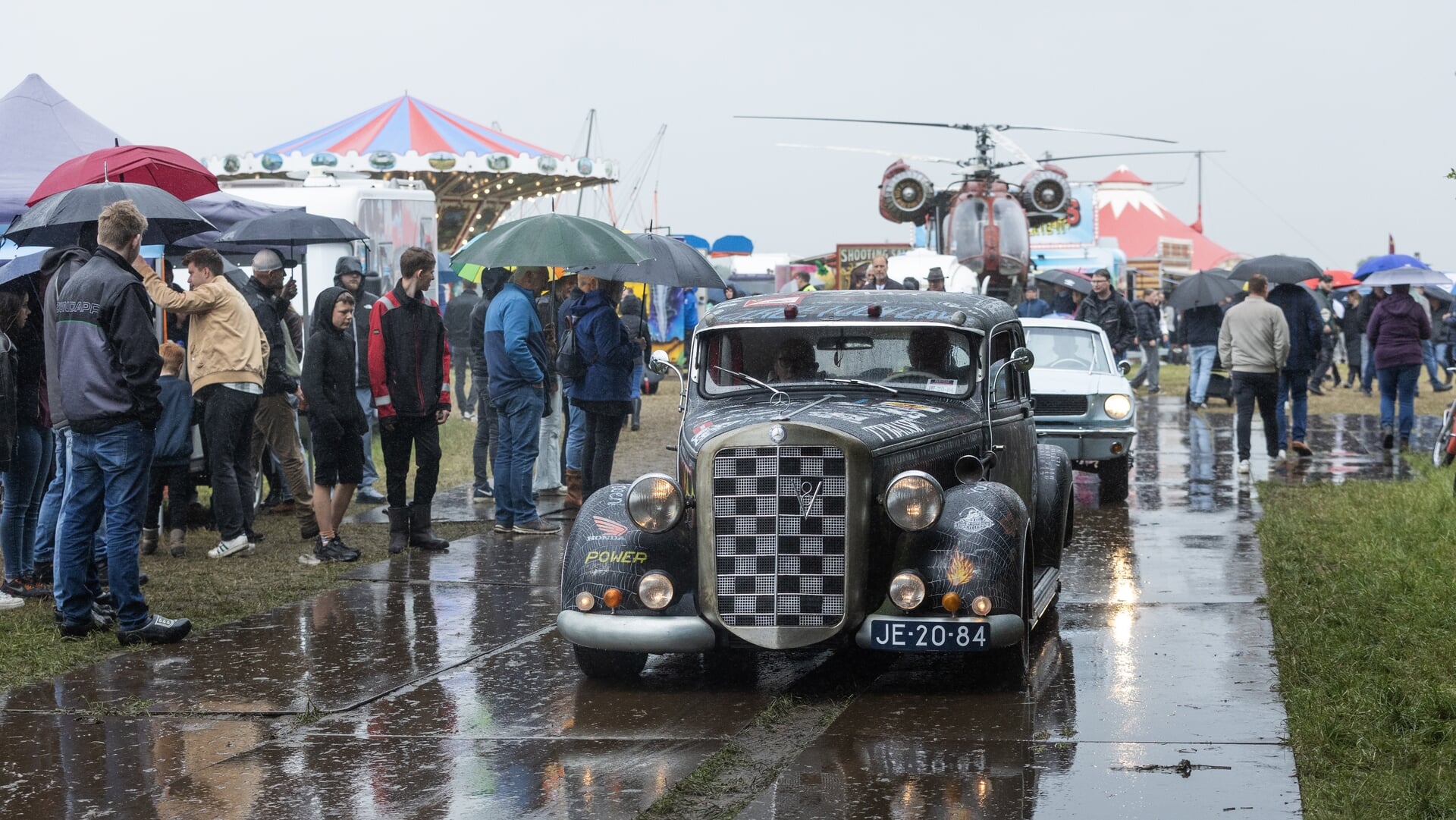 Oldtimer Festival Hoornsterzwaag ondanks regen druk bezocht (Foto’s)