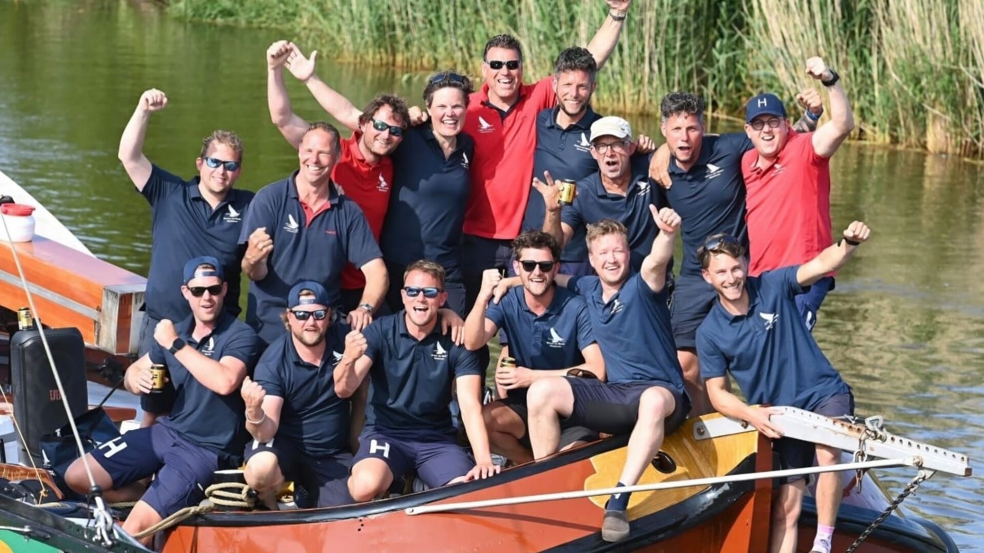 Skûtsje Heerenveen winnaar van Lemmer Ahoy