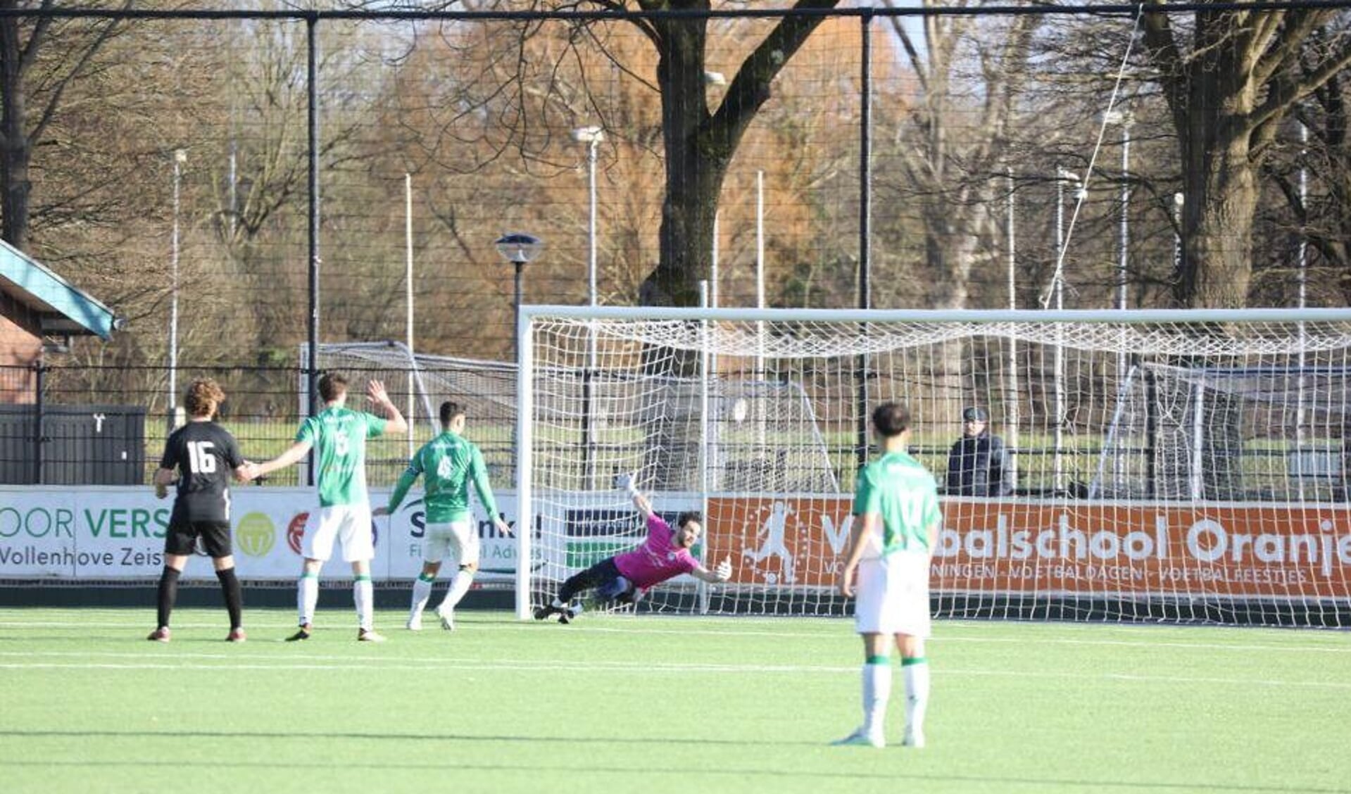 Zwaarbevochten overwinning Jonathan 1; 2-1 winst tegen tiental ASC Nieuwland