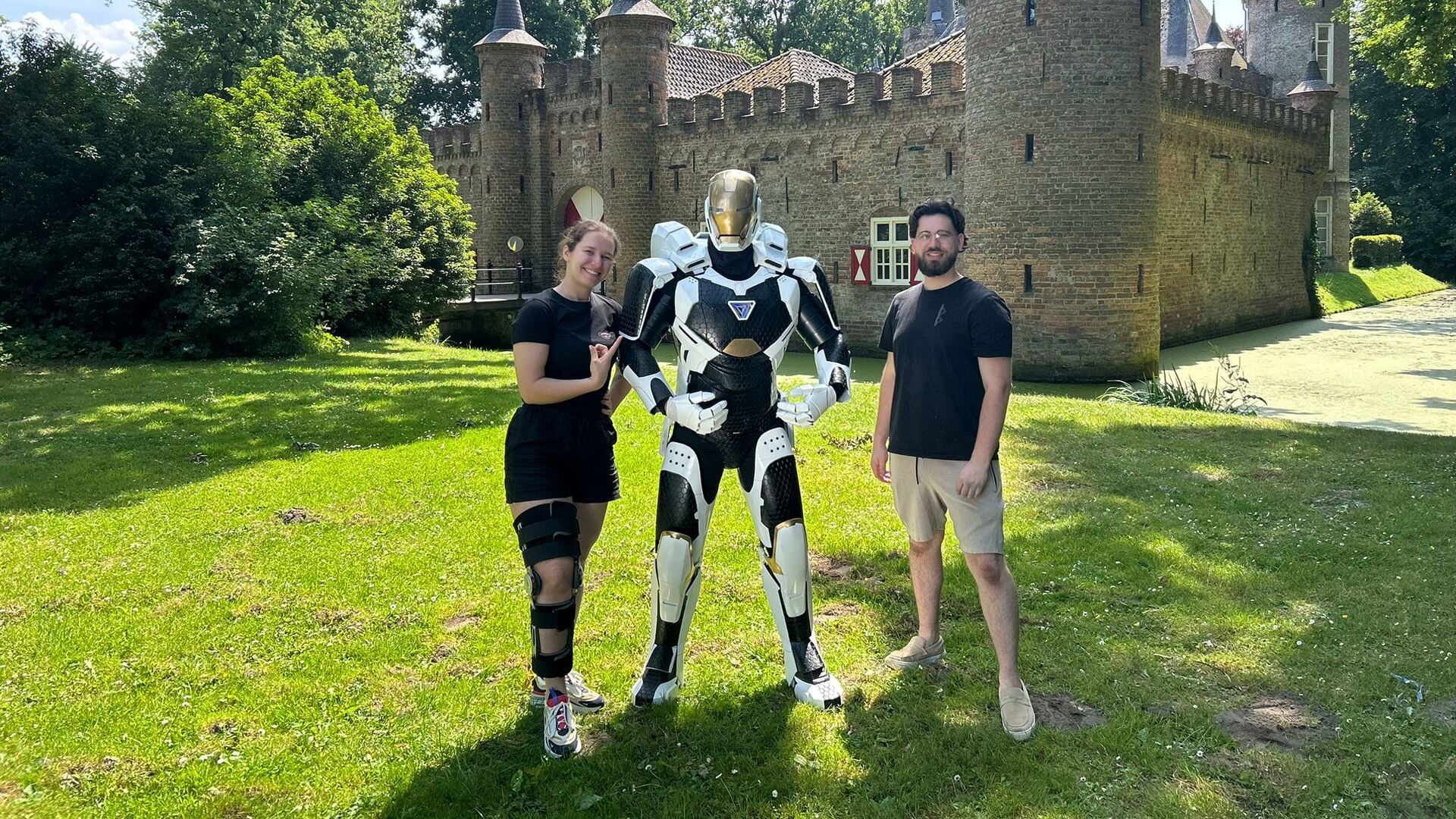 Rooise cosplayers in tv-programma ‘Klaas kan alles’