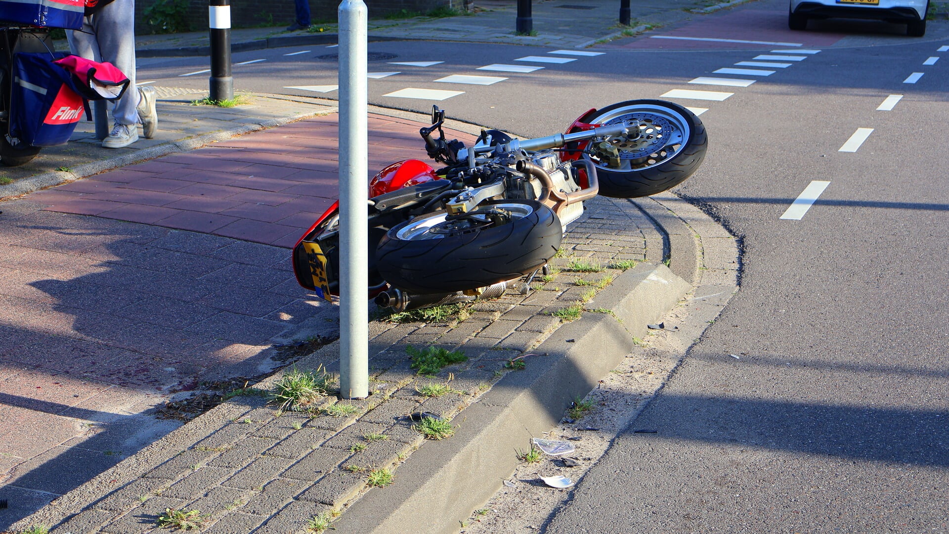Motorrijder gewond bij valpartij in Rijnsburg