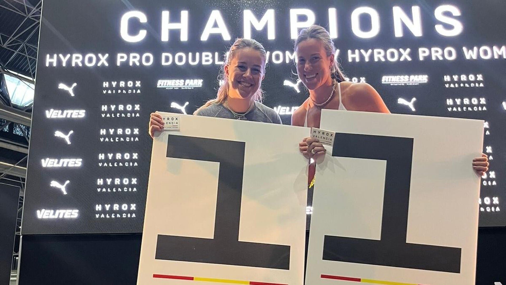 Rooise nichtjes winnen Hyrox-wedstrijd in Valencia
