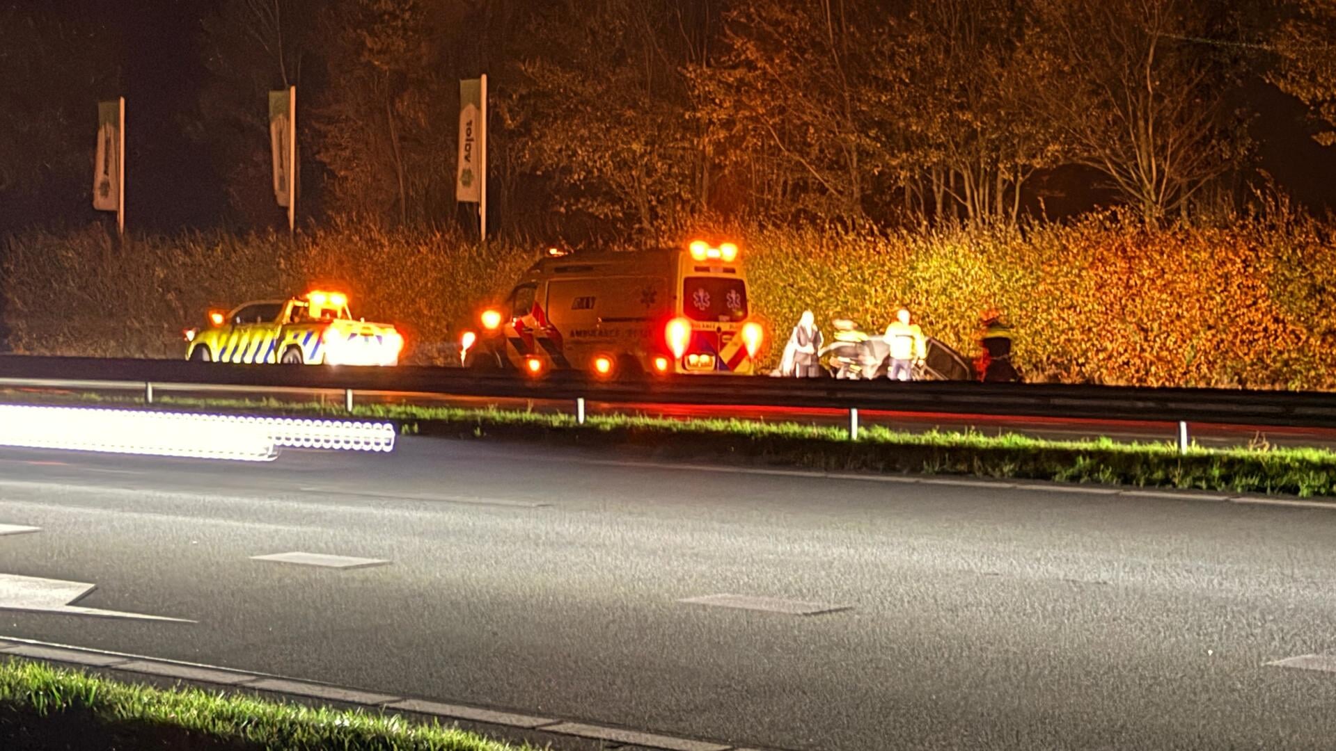 Bestelbus in de sloot