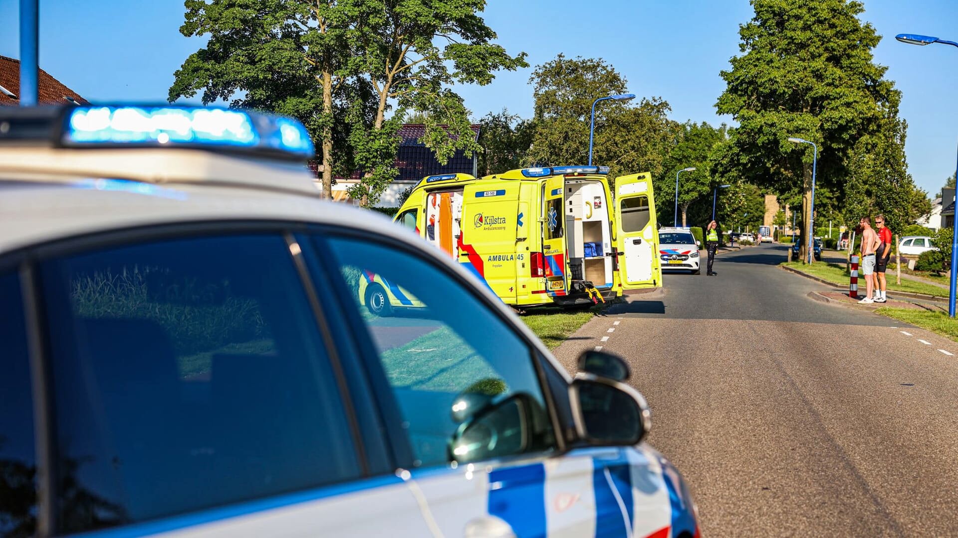 Jongen op step ernstig gewond bij aanrijding in Echtenerbrug