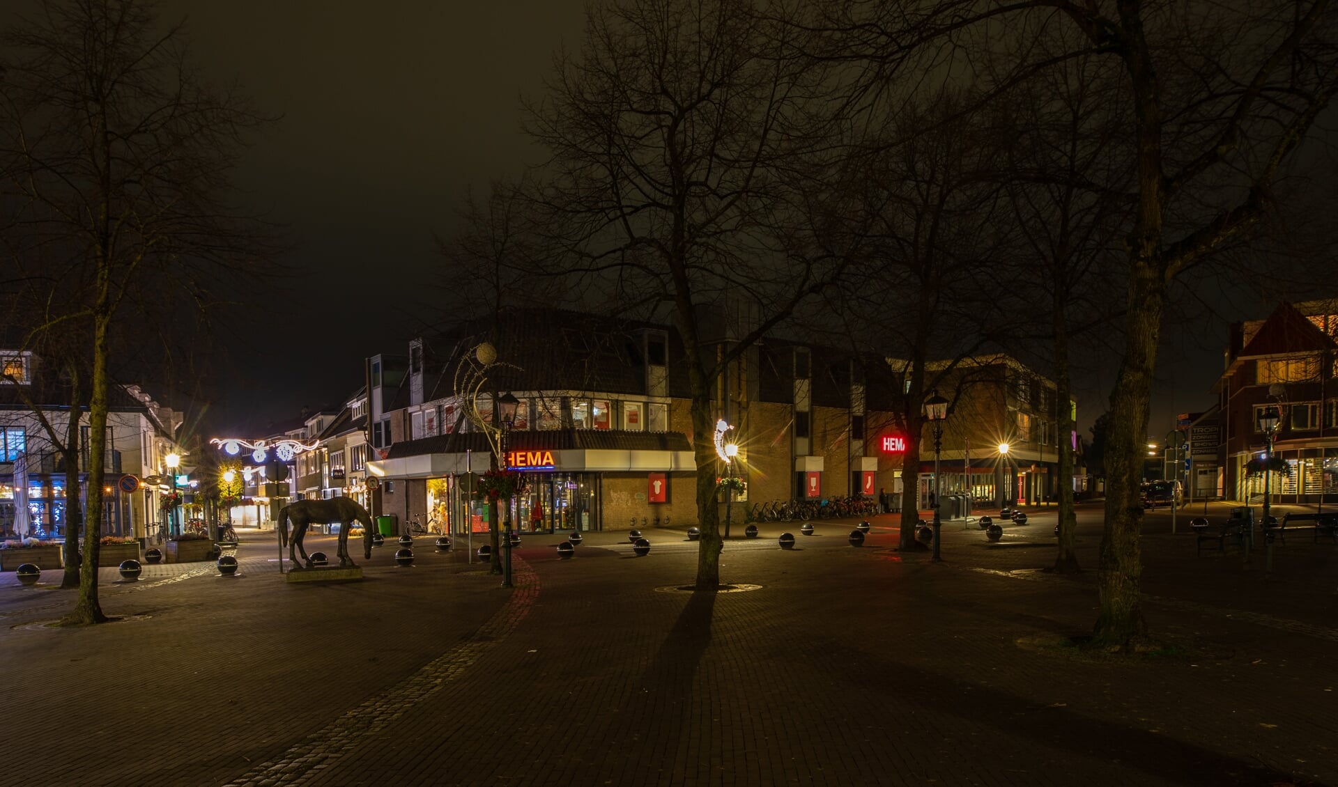 Einde Aan Mix Van Lampen; Gemeente Wil Eenheid In Straatverlichting ...