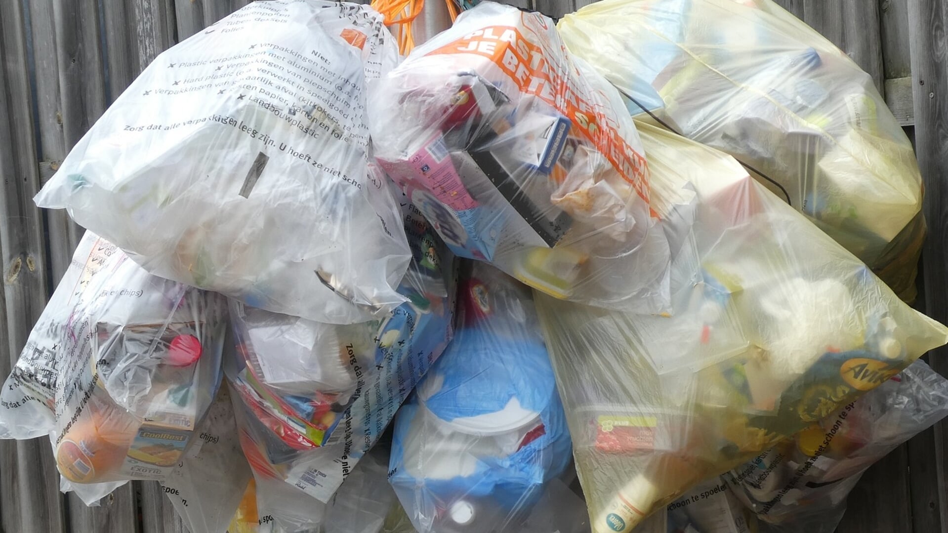 Dit zijn de 8 locaties van bovengrondse containers voor PMD-afval in Harderwijk, proef start uiterli