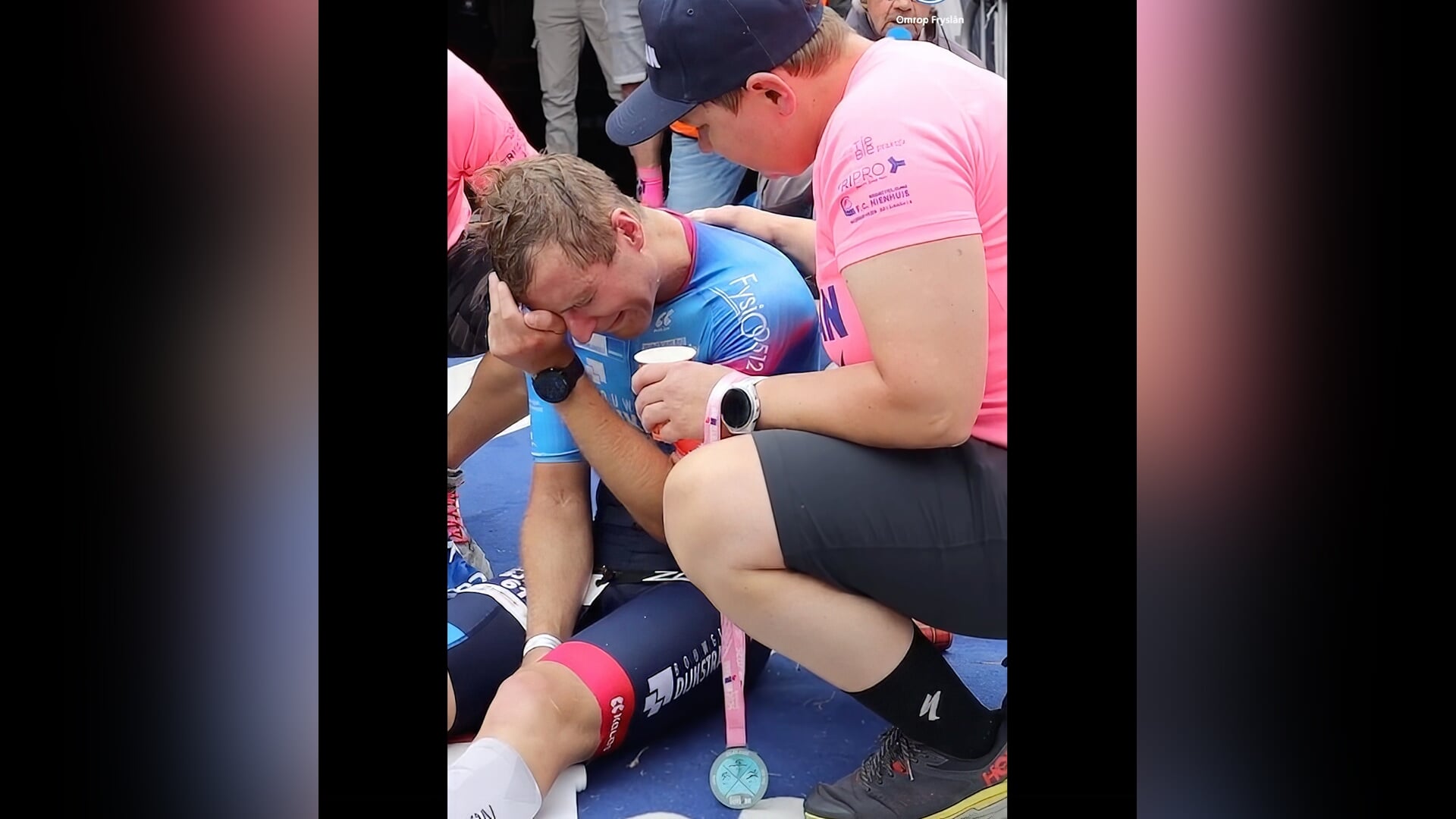 FOTO’S | Sjirk Bijma uit Joure wint loodzware Frysman triatlon
