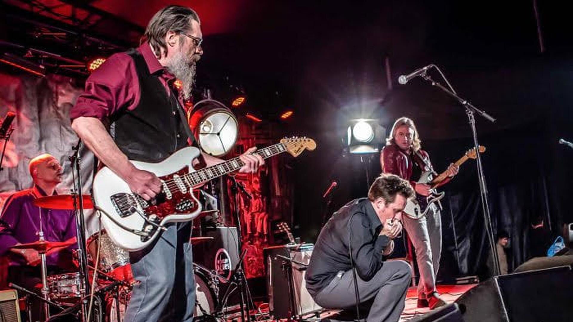 Tuinconcert van bluesband The Hoochies in Hieslum
