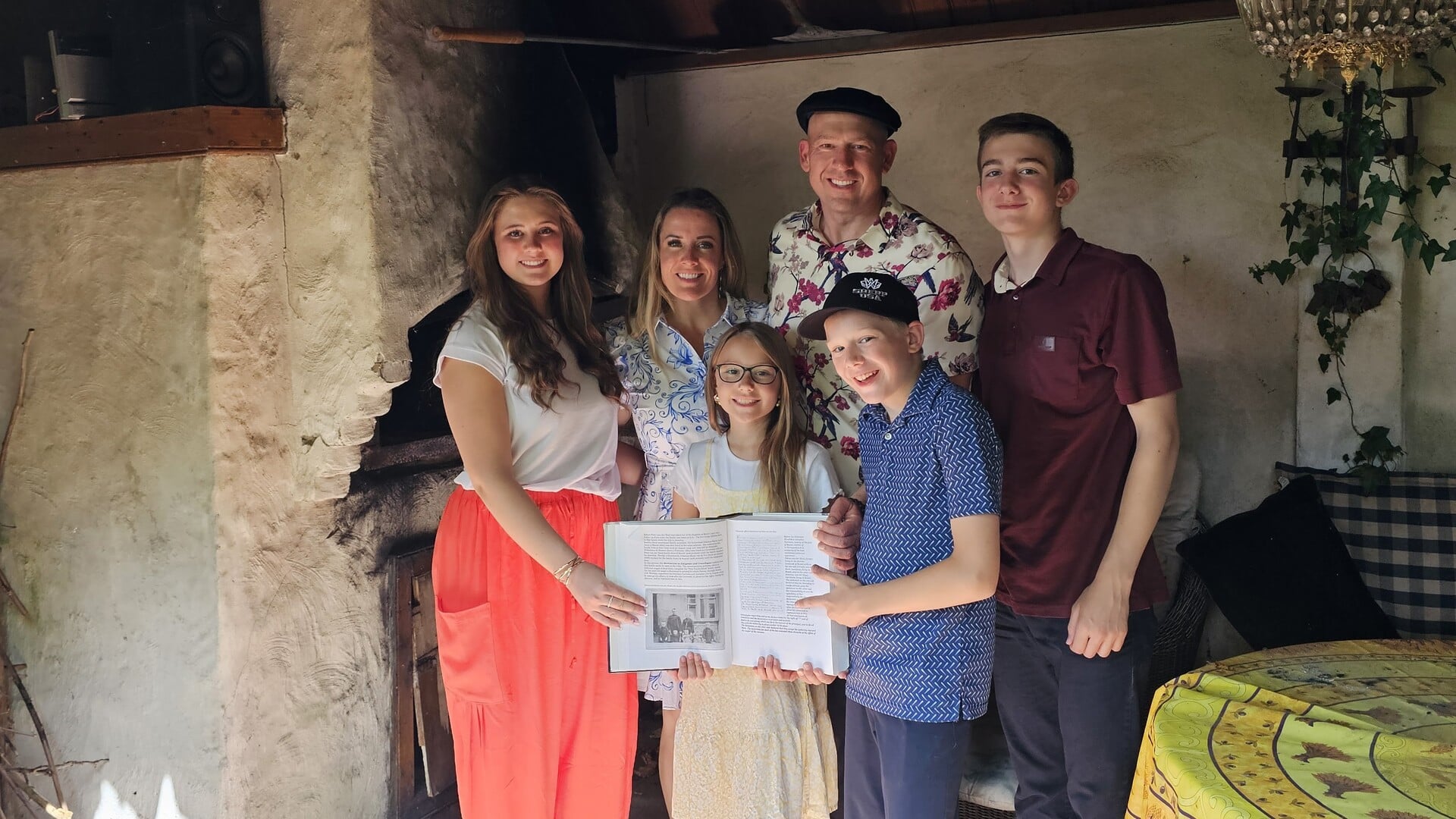 Amerikaanse familie Vandersloot bezoekt huis van hun voorouders in Gemonde