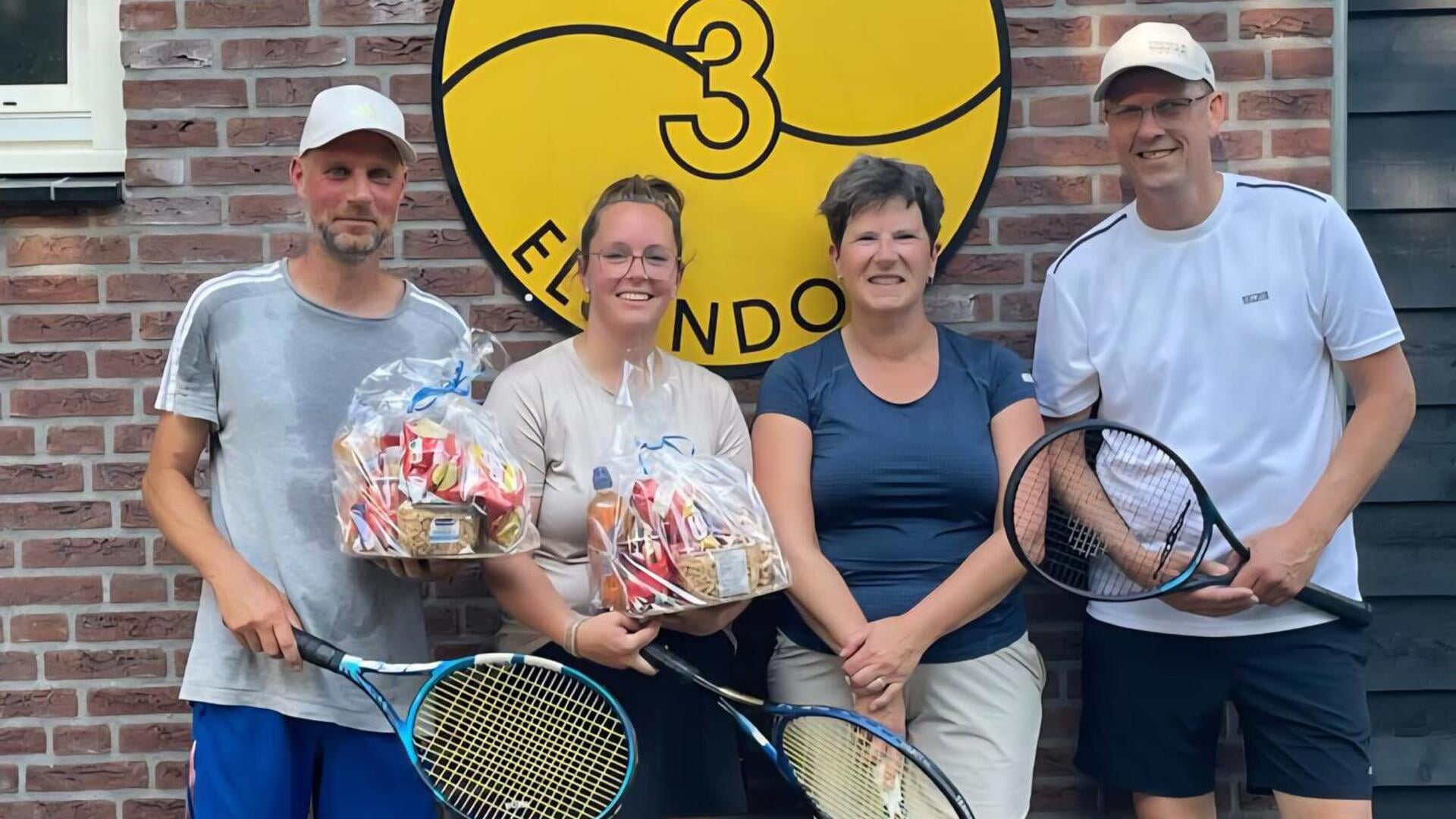 Geslaagd tennistoernooi Midsummermix 2025